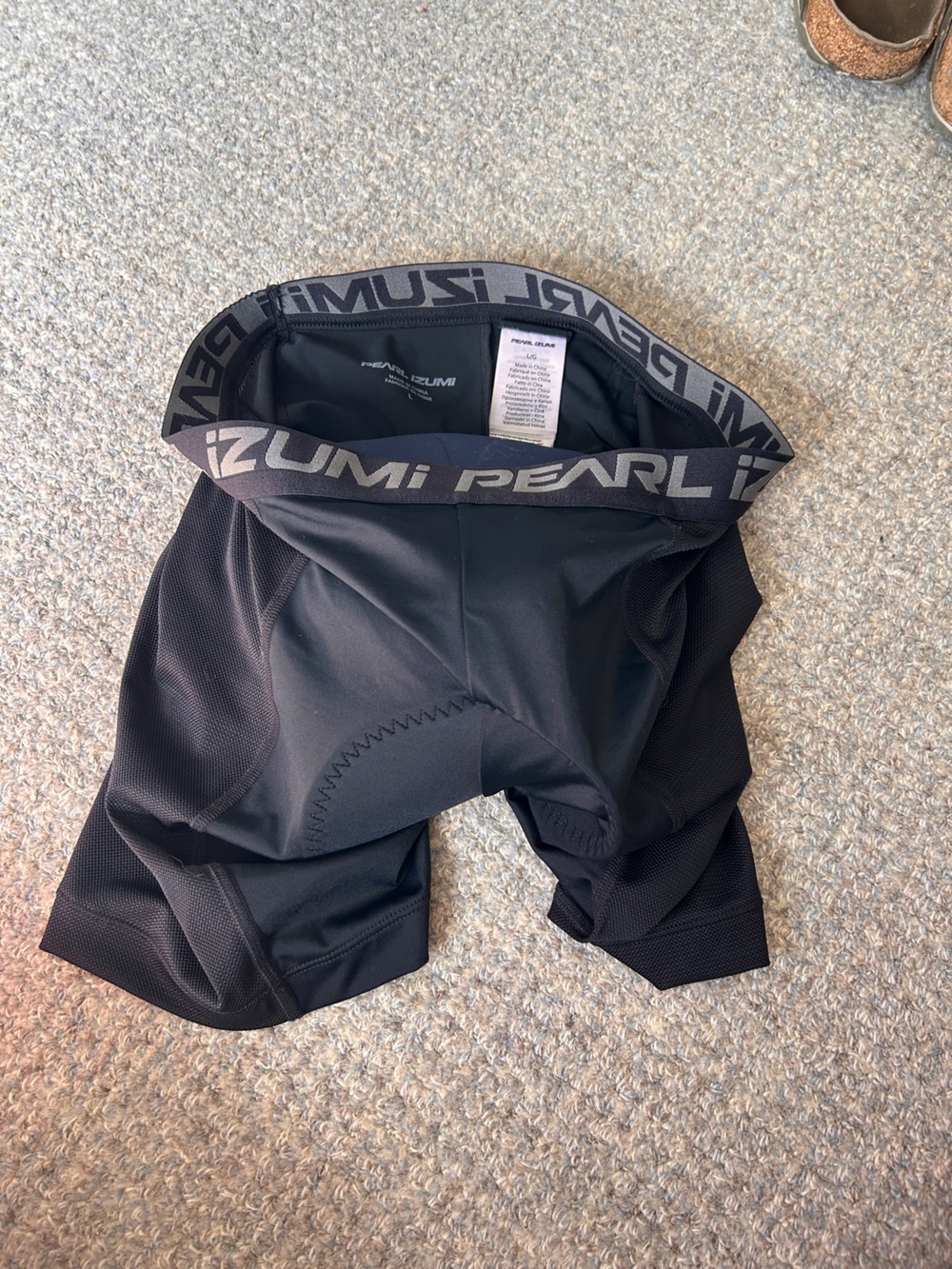PEARL IZUMI Men's 8" Transfer Liner Shorts mesh side panels - Size Large black